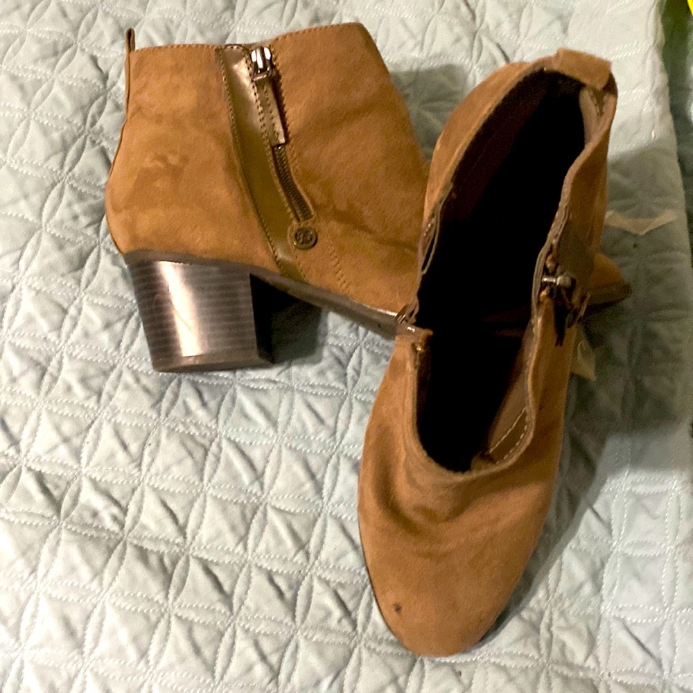 Liz Claiborne boots
